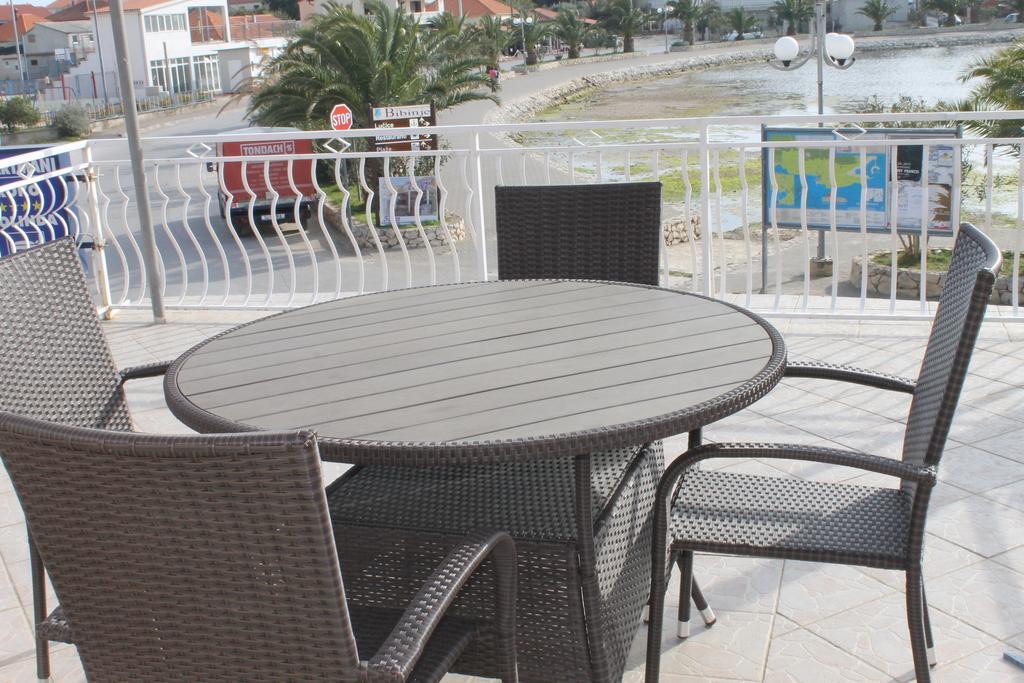 Apartments Roko Kolinda Bibinje Buitenkant foto