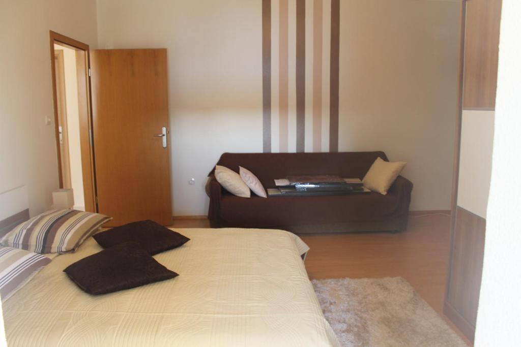 Apartments Roko Kolinda Bibinje Buitenkant foto