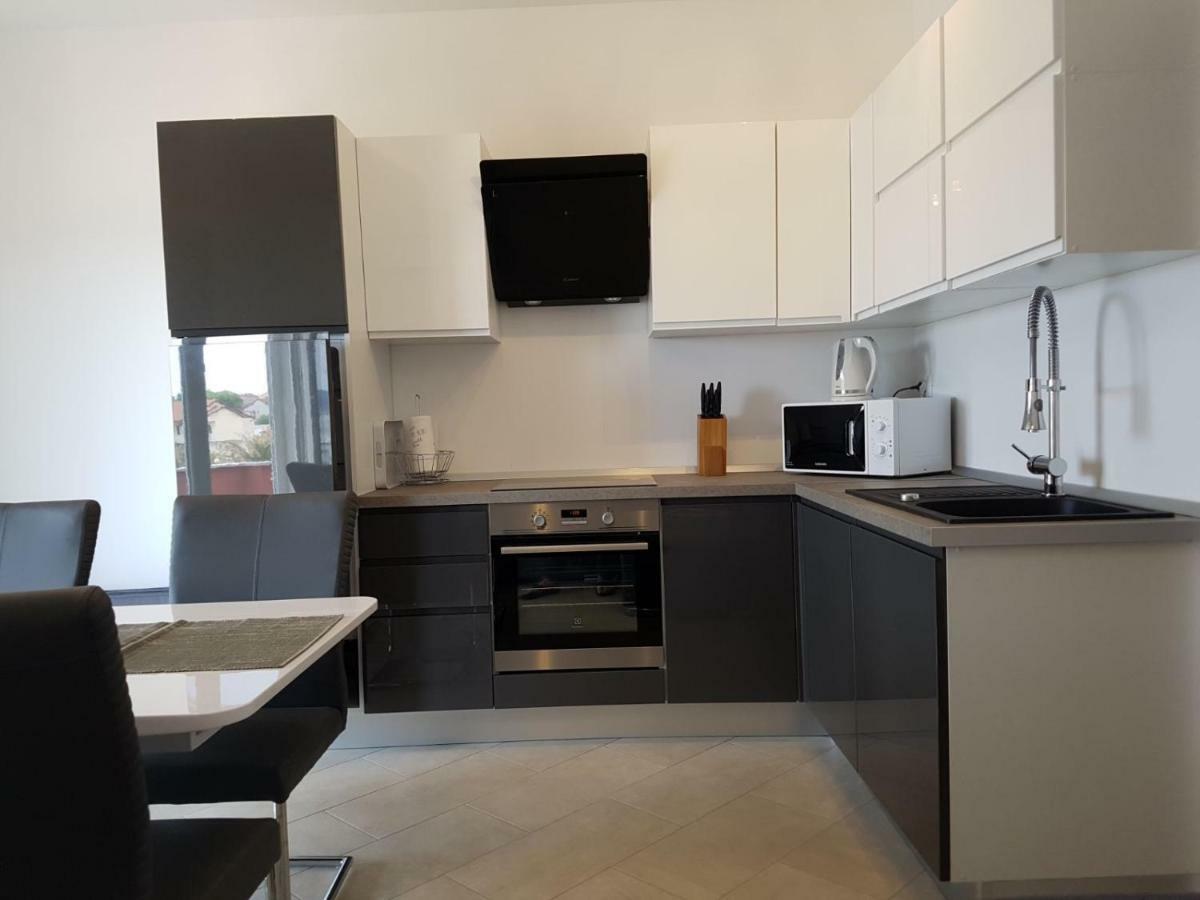Apartments Roko Kolinda Bibinje Buitenkant foto